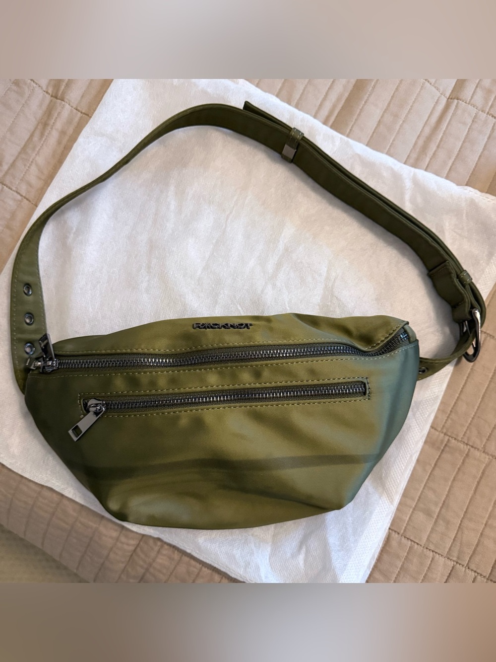 Olive Green Women's Crossbody Belt Bag with Adjustable Strap - Picture 3 of 8